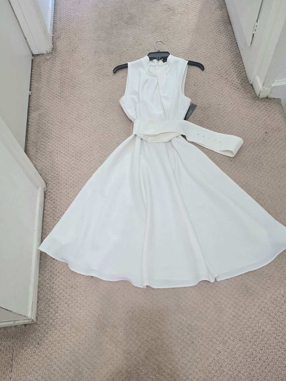 Tahari Elegant Sleeveless White Fit-and-Flare Dress with Belt